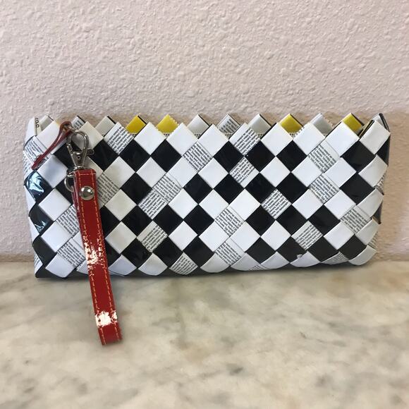 90s Nahui Ollin Artisan handcrafted recycled candy wrapper wristlet - Picture 5 of 7